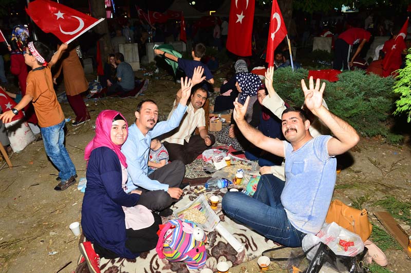 DEMOKRASİ NÖBETİ 7. GÜNÜNDE