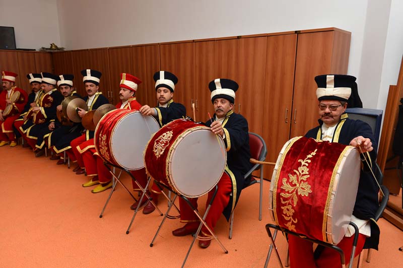 BÜYÜKŞEHİR'İN MEHTERLERİ, GÖNÜLLERİ FETHEDİYOR