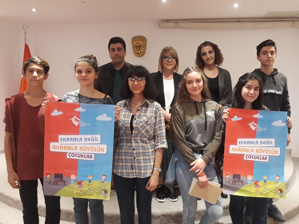 EKRANDAN DEĞİL, AKRANDAN ÖĞREN