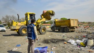 SANAYİ SİTELERİNDE METRUK BİNALARIN YIKIMI