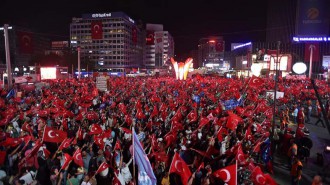 DEMOKRASİ KAHRAMANLARI, MEYDANI BOŞ BIRAKMIYOR