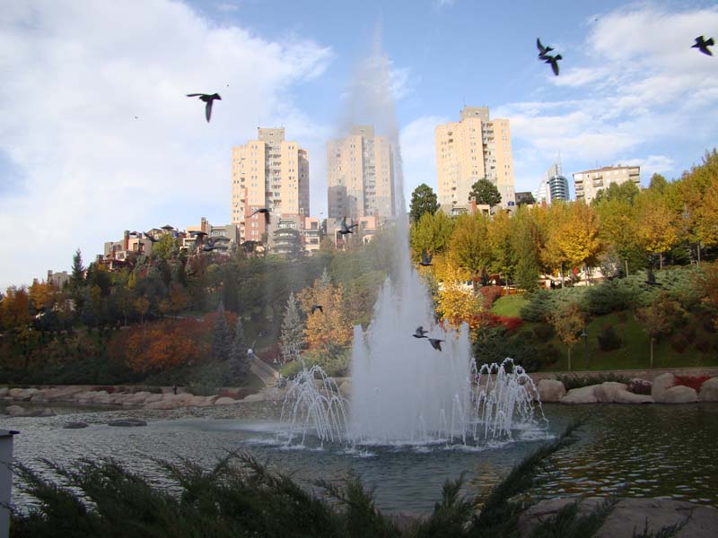 BAŞKENT PARKLARINDA GÜZ GÜZELLİĞİ