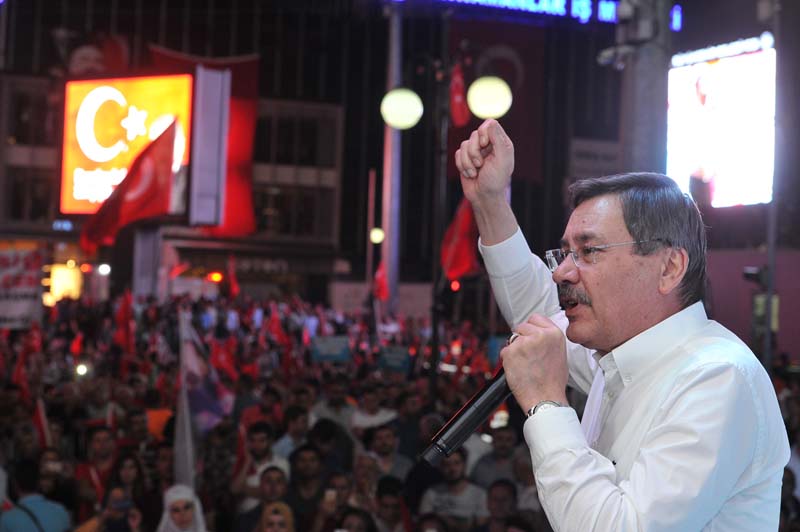 KIZILAY DEMOKRASİ MEYDANI’NDA 15. GÜN