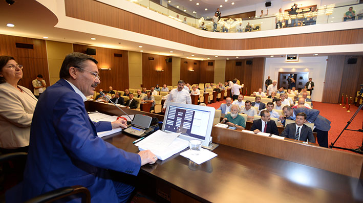 BÜYÜKŞEHİR MECLİSİ'NDE DEMOKRASİ ŞEHİTLERİNE VEFA