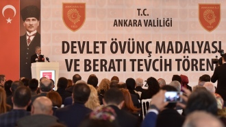 BAŞKAN TUNA, “DEVLET ÖVÜNÇ MADALYA TÖRENİ”NE KATILDI