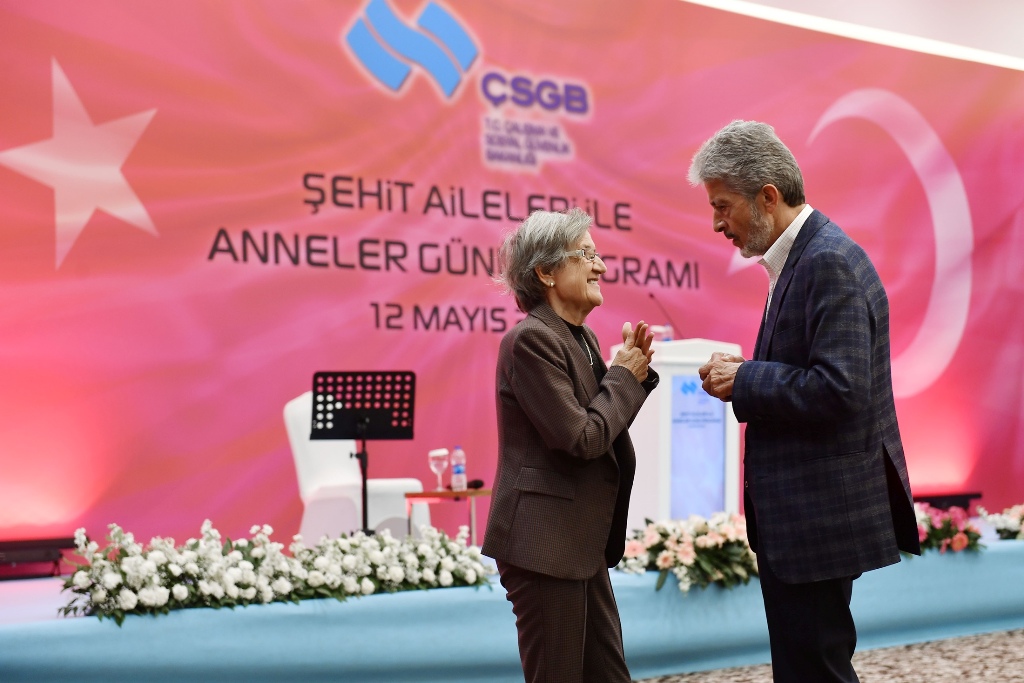 BAŞKAN TUNA, ŞEHİT AİLELERİYLE, ŞEHİT ANNELERİYLE