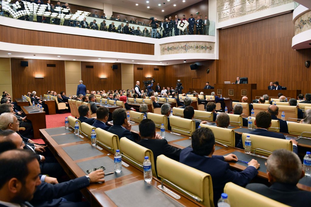 MECLİS TOPLANTISI’NDA ÖNERGE KRİZİ