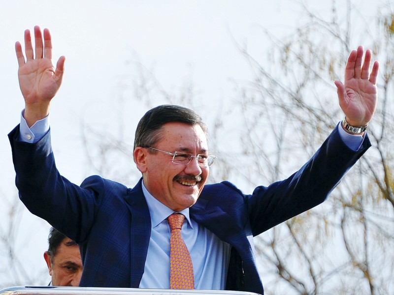 GÖKÇEK, SON 2,5 YILIN EN BAŞARILI BELEDİYE BAŞKANI SEÇİLDİ