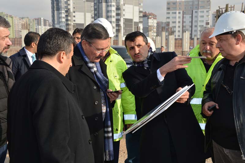BAŞKAN GÖKÇEK, ERYAMAN STADI İNŞAATINI DENETLEDİ