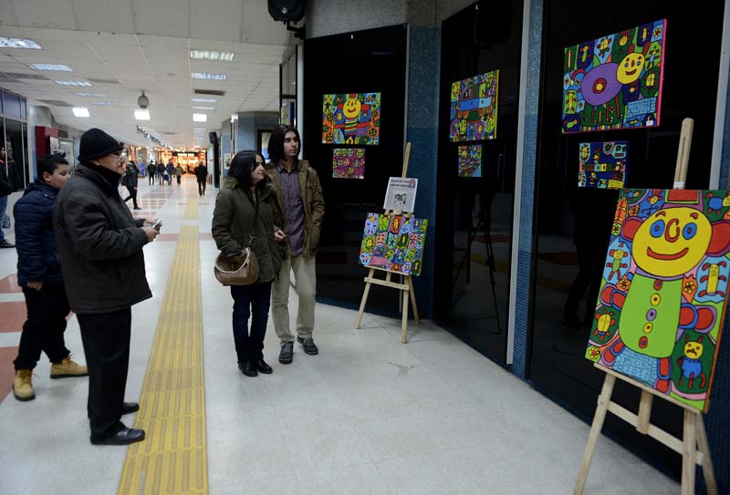 ZİHİNSEL ENGELLİ MUHAMMED’İN RESİMLERİ, METRO SANAT GALERİSİ’NDE