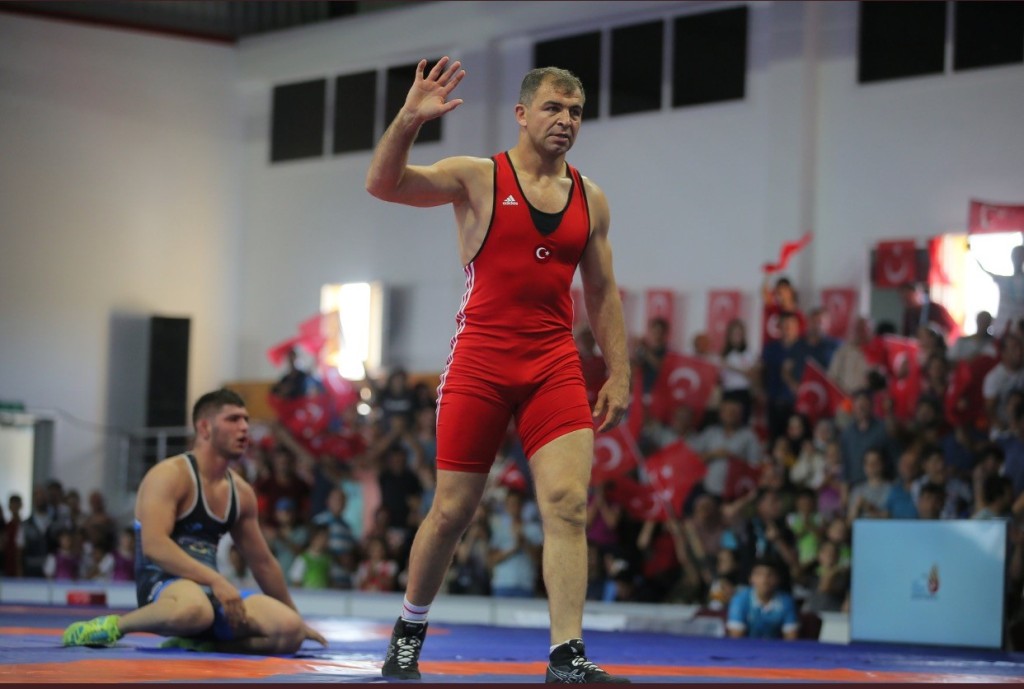 BÜYÜKŞEHİR SPORDA DA GÖĞÜSLERİ KABARTIYOR