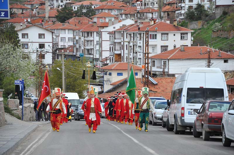 BÜYÜKŞEHİR'İN MEHTERLERİ, GÖNÜLLERİ FETHEDİYOR
