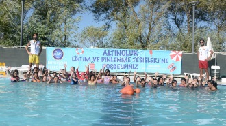 BÜYÜKŞEHİR, BAŞARILI ÖĞRENCİLERE TATİL YAPTIRDI