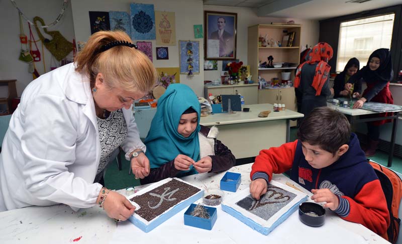 BÜYÜKŞEHİR’DEN, SIĞINMACI ÇOCUKLARA TÜRKÇE DERSİ
