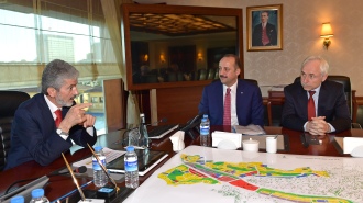 BAŞKAN TUNA, MAMAK BELEDİYE BAŞKANI AKGÜL'Ü KABUL ETTİ