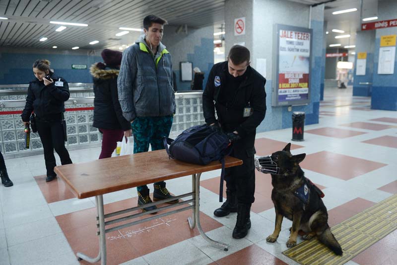 METRODA, K-9 KÖPEKLERİYLE GÜVENLİK