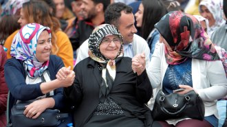 GÜDÜL’DE YAĞMURA RAĞMEN BAHAR ŞENLİĞİ