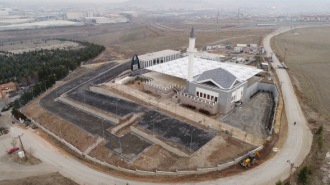 ÇİMŞİT MEZARLIĞI’NDAKİ CAMİ VE TESİSLERDE SON RÖTUŞLAR