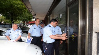 TAŞINMAYAN OTO GALERİ MÜHÜRLENİYOR