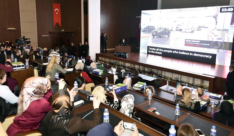GÖKÇEK, ANLATTI KADINLAR GÖZYAŞLARINI TUTAMADI