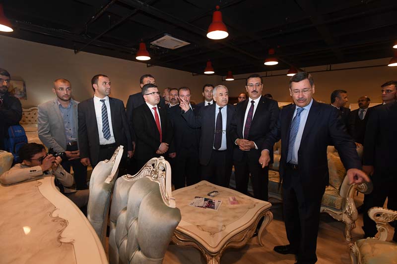 TÜRKİYE'NİN EN BÜYÜK MOBİLYA AVM'Sİ AÇILDI
