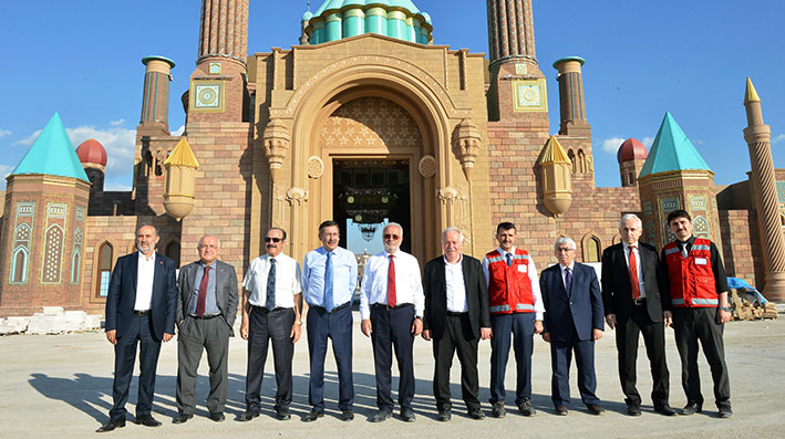 BAŞKAN GÖKÇEK, AK PARTİ'Lİ SİYASETÇİLERE ANKAPARK'I GEZDİRDİ