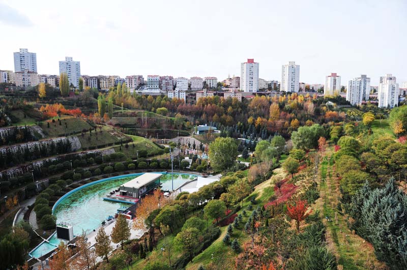 BAŞKENT PARKLARINDA GÜZ GÜZELLİĞİ