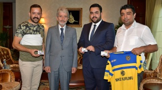 BAŞKAN TUNA’DAN ANKARAGÜCÜ TARAFTARINA KOMBİNE KART