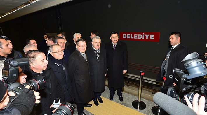 BAKAN ARSLAN VE BAŞKAN GÖKÇEK, KEÇİÖREN METROSU'NDA