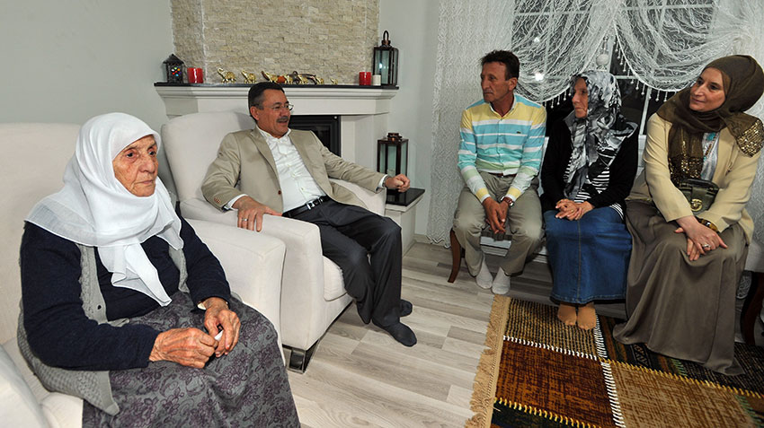 GÖKÇEK'TEN 3 ŞEHİT ONURU TAŞIYAN  GÜLŞEN  AİLESİNE ZİYARET