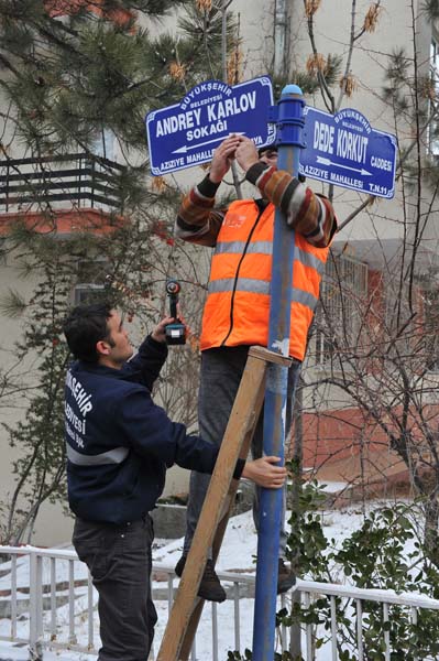 BÜYÜKELÇİ KARLOV’UN İSMİ, ARTIK YAŞADIĞI SOKAKTA