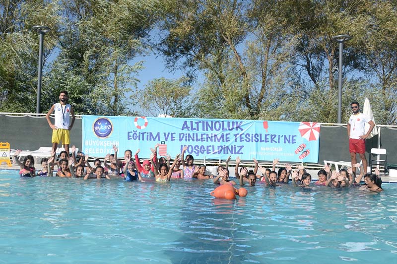 BÜYÜKŞEHİR’İN TATİL KAMPLARI, DOLUP TAŞIYOR