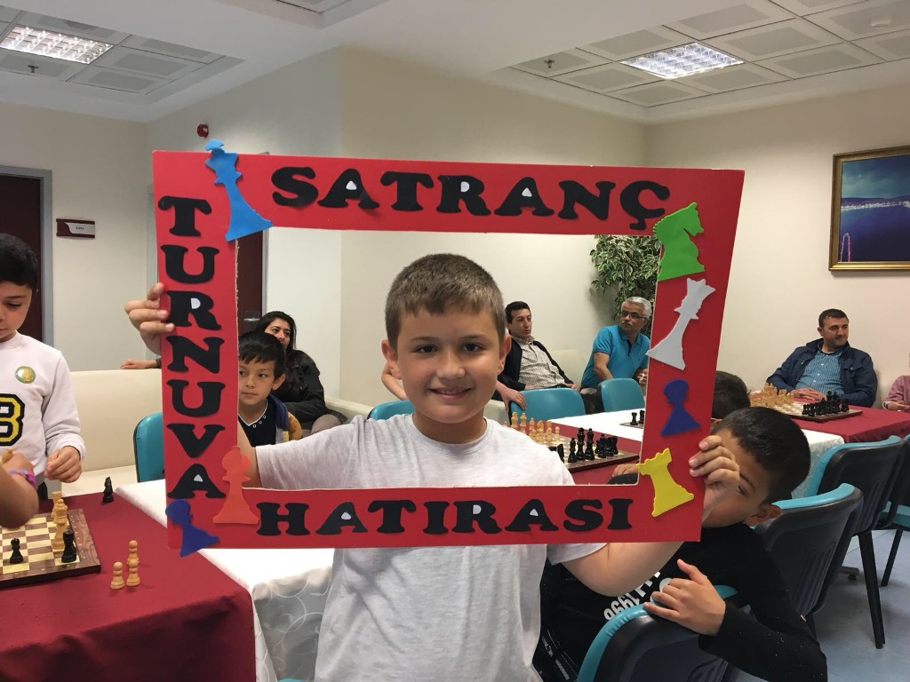 SATRANCIN MİNİK USTALARI