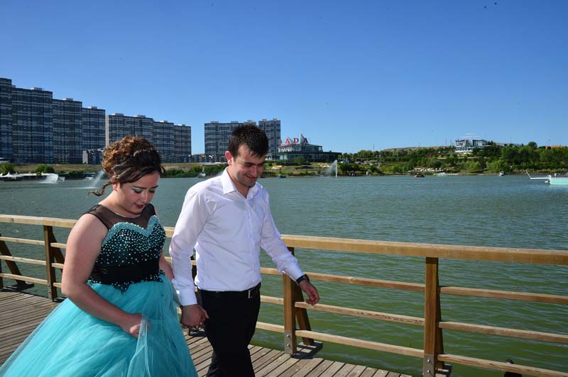 YAZ SICAKLARINDA, PARK SERİNLİĞİ