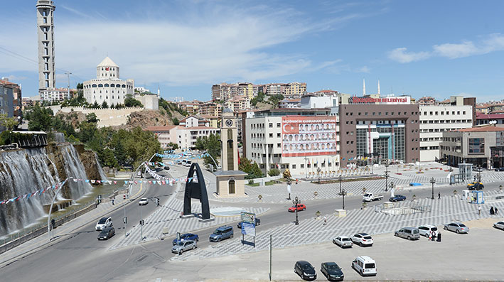 KEÇİÖREN MEYDANI TAMAMLANDI