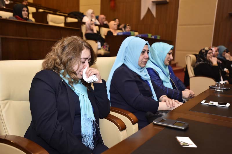 GÖKÇEK, ANLATTI KADINLAR GÖZYAŞLARINI TUTAMADI