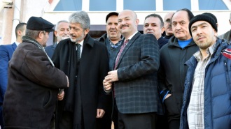 BAŞKAN TUNA, CUMA NAMAZINI SİNCAN’DA KILDI
