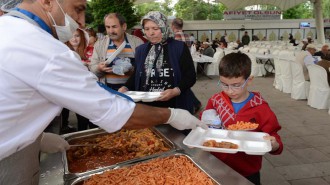 İFTAR ÇADIRLARINDA İLK GÜN