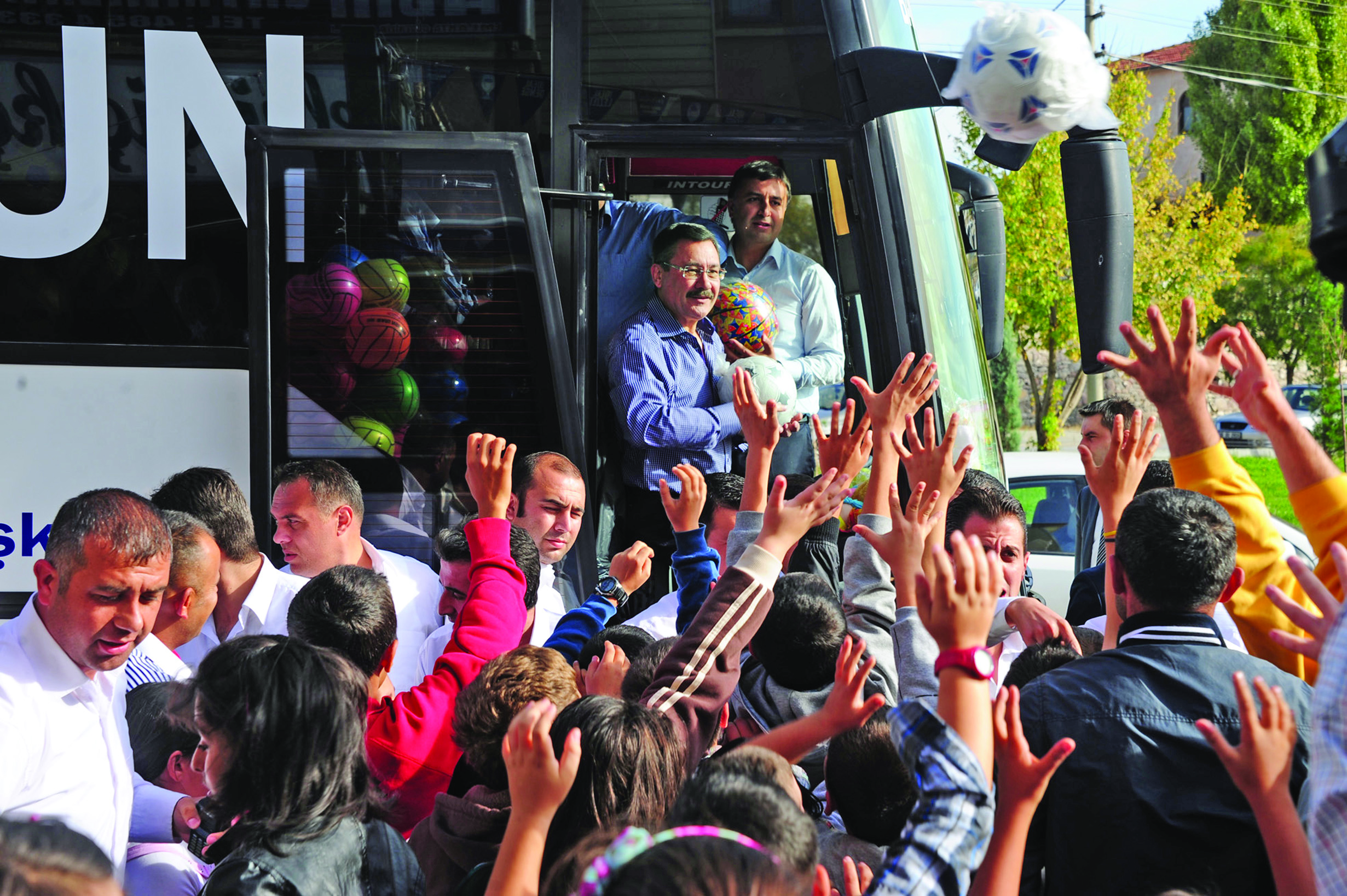 GÖKÇEK, 23,5 YILLIK BAŞKANLIK GÖREVİNE VEDA EDİYOR
