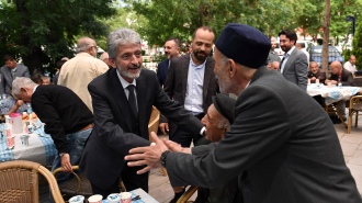 BAŞKAN TUNA, İLK İFTARINI SİNCANLILARLA AÇTI