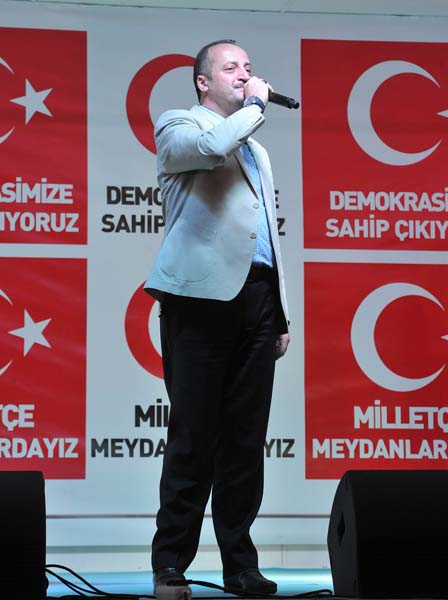 ONBİNLERCE BAŞKENTLİ'DEN, DEMOKRASİNÖBETİNE DEVAM