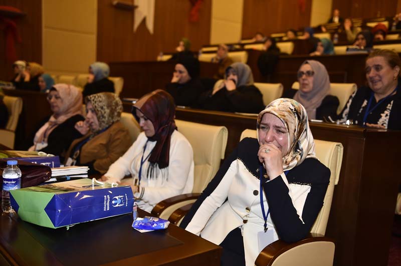 GÖKÇEK, ANLATTI KADINLAR GÖZYAŞLARINI TUTAMADI