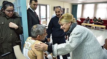 SOS'TAN GAZİLERE MORAL ZİYARETİ