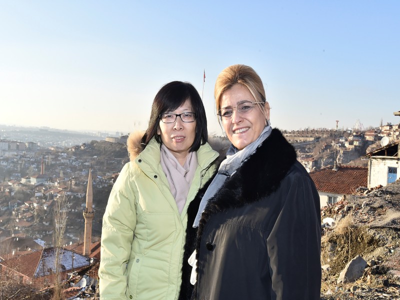 NEVİN GÖKÇEK İLE ÇİN BÜYÜKELÇİSİ'NİN EŞİ,...