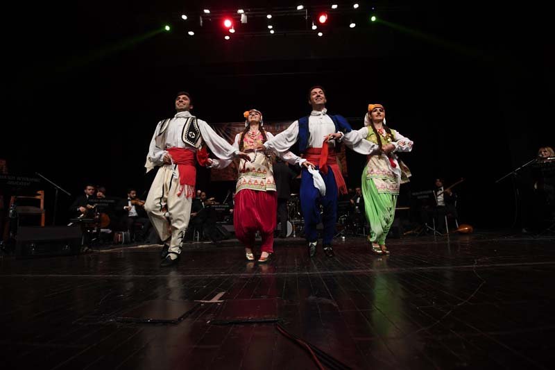 BÜYÜKŞEHİR’DEN “DERİN KÖKLERİN TÜRKÜLERİ” KONSERİ