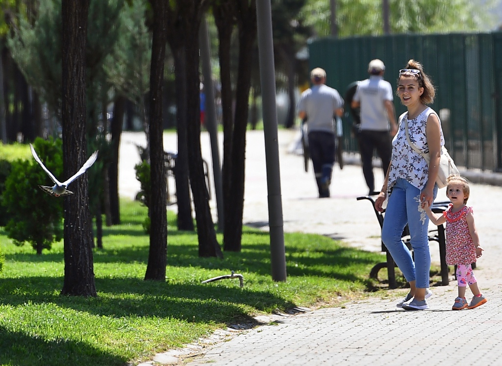 SİNCAN EVCİL HAYVANLAR PARKI’NIN EN YENİ ÜYESİ 10 GEYİK YAVRUSU