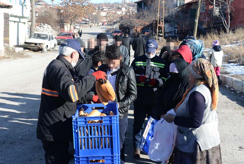 BÜYÜKŞEHİR’DEN İHTİYAÇ SAHİBİ AİLELERE EKMEK YARDIMI