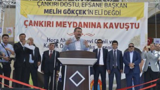 BÜYÜKŞEHİR'DEN ÇANKIRI'YA MEYDAN HEDİYESİ