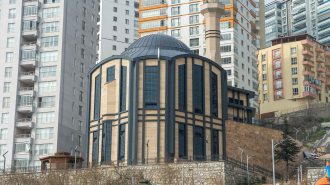 BAŞKENT YENİ CAMİLERİYLE GÖZ KAMAŞTIRIYOR
