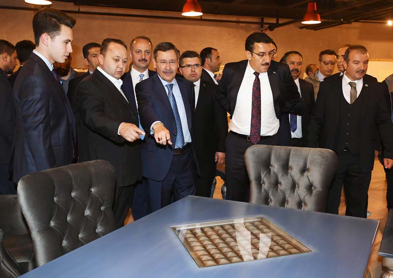 TÜRKİYE'NİN EN BÜYÜK MOBİLYA AVM'Sİ AÇILDI